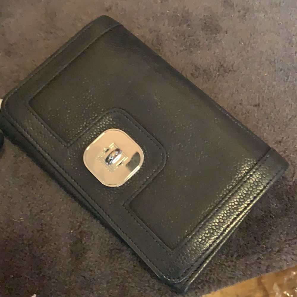 Longchamp black leather folding wallet‎